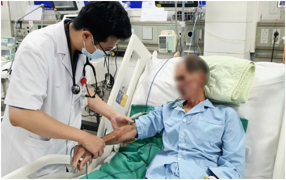 Ăn món ti:ết ca:nh lợn: Hai người nguy kịch