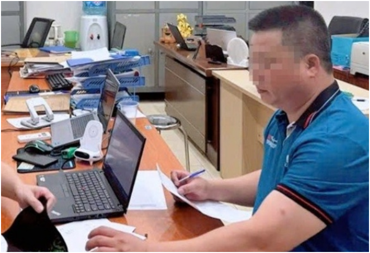 Thôi xong, quyết định kh:ởi tố vụ á:n, tạm giữ h:ình s:ự với tài xế có hành vi rút chìa khóa xe khách