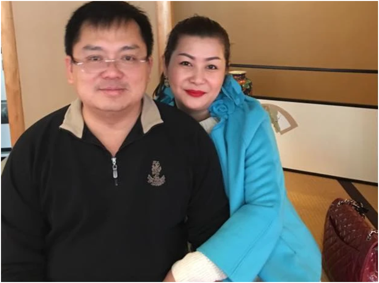 Chân dung người vợ kín tiếng của ông Hoàng Nam Tiến: “Khuôn mặt sáng, đẹp, tài giỏi, bảo sao ông đòi cưới gấp dù mới sinh viên năm 3, lúc ấy vẫn chưa có tiền” 2 tấm