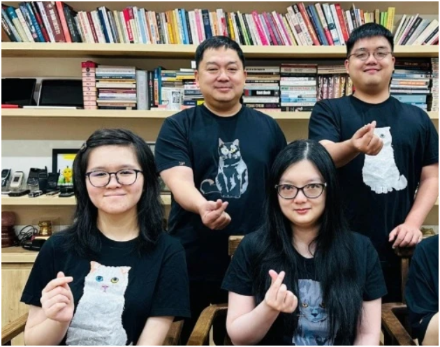 Con trai Hoàng Nam Tiến nói thẳng mặt về ông bố: “Ông ác lắm đấy, làm khổ mấy đứa con thôi”