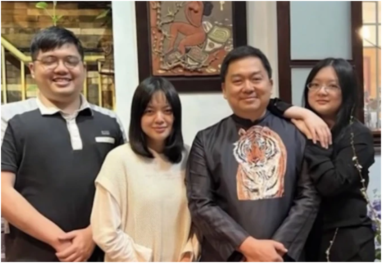 Con trai Hoàng Nam Tiến trách mắng bố á:c, xong lại đi khóa tài khoản: “Chuyện gì nữa đây?”