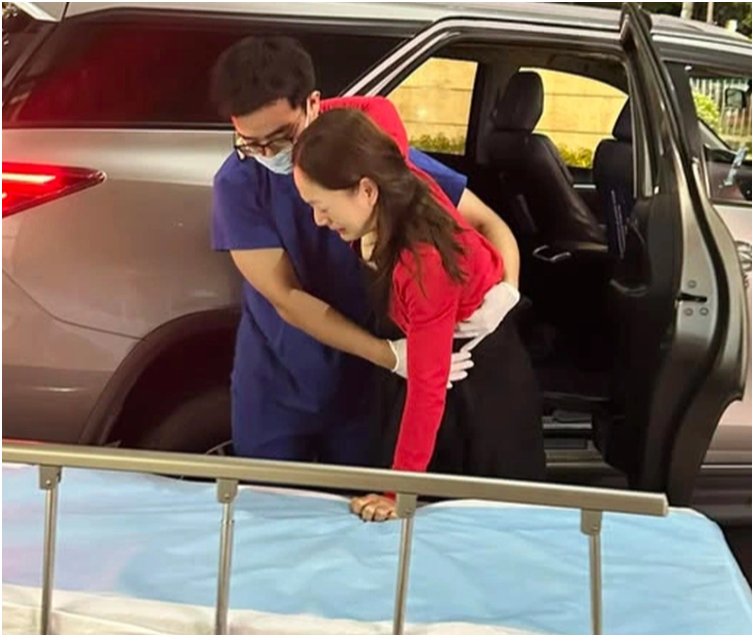 Sức khoẻ Lan Phương hiện đang bất ổn: “Vào viện gấp, có thể do quá khứ với chồng Tây không tốt khiến chị sợ hãi nên mới thế”