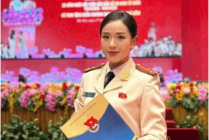 Danh tính nữ Thượng úy xinh đẹp phát biểu ở 80 năm Ngày truyền thống CAND: “Đời thường như nàng thơ”