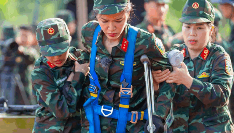 Minh Tú lần đầu chia sẻ về chấn thương đứt dây chằng gối, phải tạm dừng ở Sao Nhập Ngũ – được chồng Tây chăm sóc từng li từng tí