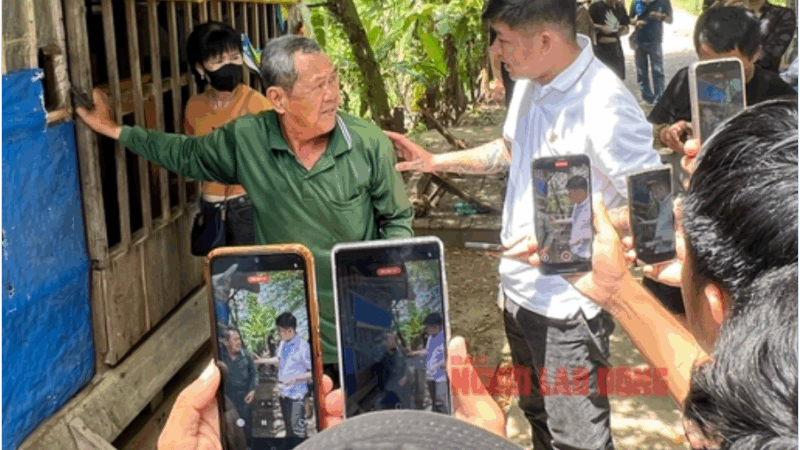 Con ruột ông ba Minh: “Họ vây quanh nhà ba tôi, chờ ba tôi ăn nói hớ hênh câu nào là bị phát tán lên m:ạng liền”