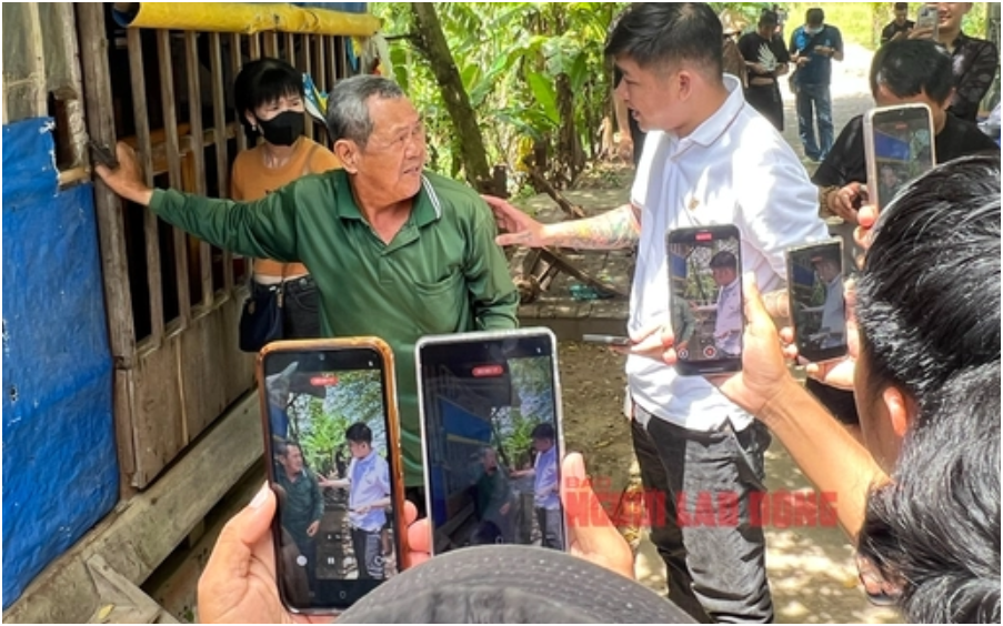 Con ruột ông ba Minh: “Họ vây quanh nhà ba tôi, chờ ba tôi ăn nói hớ hênh câu nào là bị phát tán lên m:ạng liền”