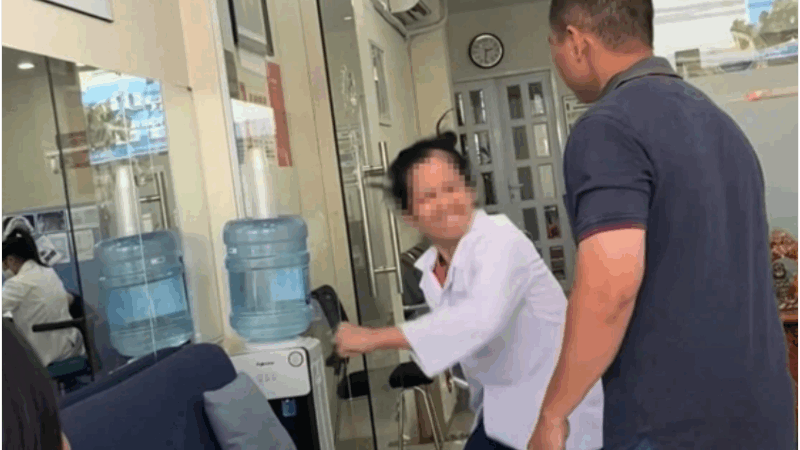 Thông tin mới về bác sĩ nha khoa bóp cổ, đánh bệnh nhân, lộ bí mật phía sau phòng khám răng: Quá đáng sợ