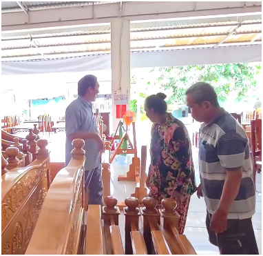 Bà Giao và ông Ba Minh cảm ơn MTQ vì có tiền xây nhà xịn, nay sắm nội thất gỗ sang chảnh: Cười khoái chí vì tiền trên trời rơi xuống
