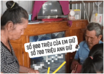 Mặc dù tiền MTQ gửi cho ông Ba Minh, nhưng bà Giao tuyên bố giữ chặt sổ tiết kiệm 800 triệu, chỉ để ông Minh cầm 700 triệu