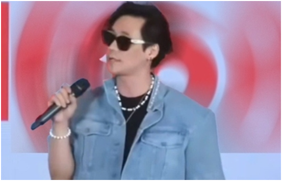 Khánh Phương lộ bằng chứng hát mừng sinh nhật trang c::á đ::ộ: “Bị bắt quả tang rồi mà vẫn chối không biết gì”