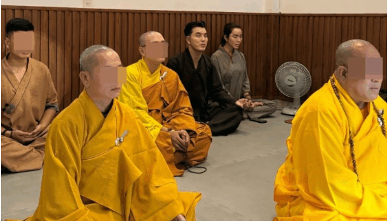 Ngũ Hổ Tướng rủ nhau đi lên chùa tụng kinh niệm Phật sau khi bị phạt: “Nhóm vẫn chưa tan rã nha mọi người”