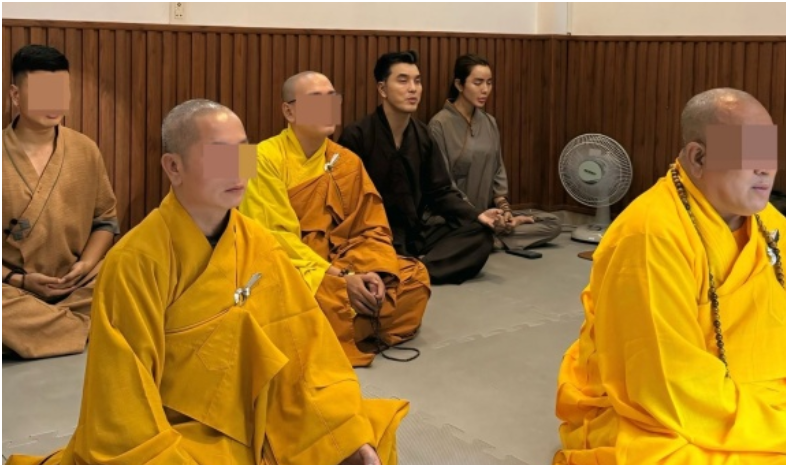 Ngũ Hổ Tướng rủ nhau đi lên chùa tụng kinh niệm Phật sau khi bị phạt: “Nhóm vẫn chưa tan rã nha mọi người”