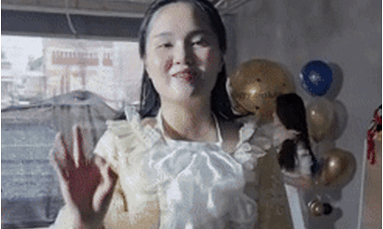 Quỳnh Anh bị chê tả tơi khi phối đồ như hai lúa: “Giàu mà không biết cách ăn mặc, có xinh đẹp mà mặc áo quần cũng thấy xấu”