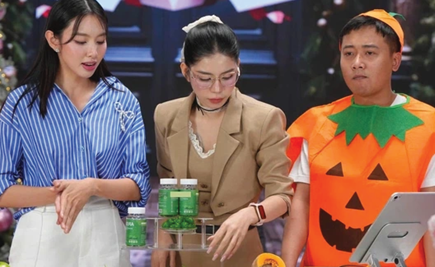 Bộ Công an chính thức đề nghị tr:uy t:ố Quang Linh Vlog, Hằng Du Mục và HH Thùy Tiên. Netizen thốt lên: ‘Hết cứu thật rồi’