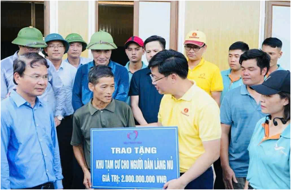 Vingroup hỗ trợ khẩn cấp 500 tỷ đồng cho đồng bào thiệt hại do bão Bualoi: ‘Quá tuyệt vời, cảm ơn Phạm Nhật Vượng thật nhiều’
