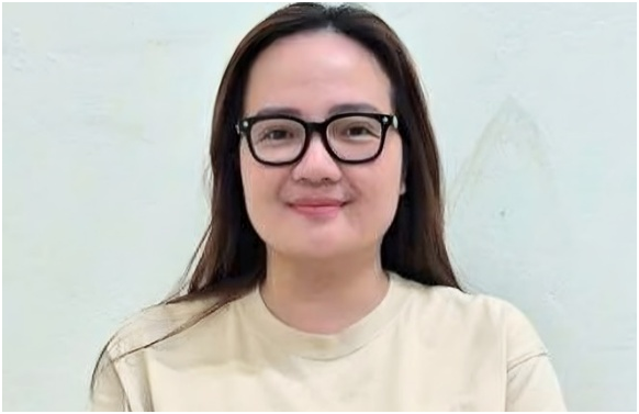 Đã rõ lý do vì sao Hoàng Hường luôn cười tươi khi bị b:ắt, tỏ rõ thái độ: “Mặt vẫn cứ vênh vênh”