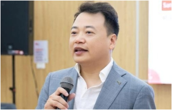Sau ồn ào vụ AntEx, Shark Bình lần đầu tiên lên tiếng: “Chuyện đâu còn có đó, giờ tôi trở lại với công việc, các bạn trẻ đang cần tôi!”