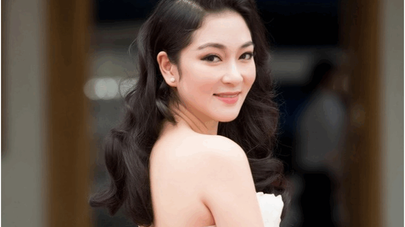 Hoa hậu Việt đầu tiên mắc chứng bệ:nh lạ khiến ai cũng xót xa: “Hay bị c:o gi:ật, 10 ngón tay chi ch:ít sẹ:o, bệ:nh viện còn phải trả về!”