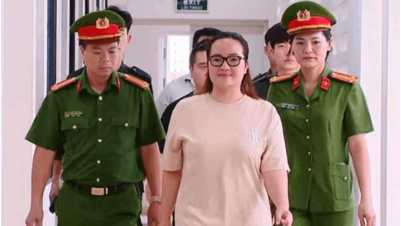 Đã rõ lý do Hoàng Hường cười mỉm sau khi bị b:ắt: “Hóa ra không đơn thuần như chúng ta nghĩ”