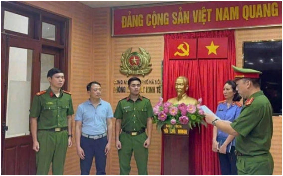 Rầm rộ hình ảnh Cơ quan Cảnh sát điều tra Công an TP Hà  Nội phối hợp với Viện Kiểm sát tống đạt các quyết định tố tụng đối với Shark Bình?
