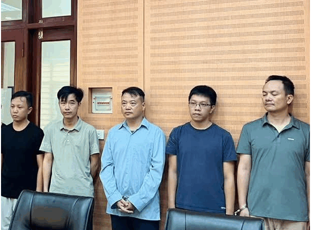 Rõ số tiền kh:ổng l:ồ trong vụ Shark Bình bị t:ố l:ừa đ:ảo chi:ếm đo:ạt tài sản: “Con số quá khủng, bảo sao Phương Oanh lại một mực ở bên!”
