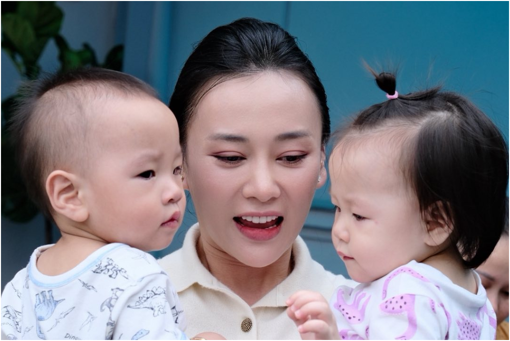 Phương Oanh: “Tôi th:am la:m thật sự, vừa muốn bên các con và vừa muốn kiếm tiền”