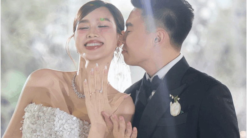 Một người lạ bất ngờ t:ố Đỗ Thị Hà ngay giữa lúc đám cưới: “Đã là hoa hậu mà vẫn soi nyc của chồng, người gì lạ quá vậy”