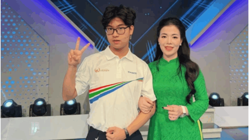 Cô giáo chủ nhiệm của Trần Bùi Bảo Khánh lần đầu lên tiếng, tiết lộ loạt điều bất ngờ về Quán quân Olympia 2025: “Kể hết không giấu giếm, đúng là quá đặc biệt!”