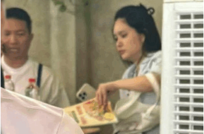 Hiếm hoi lắm mới thấy Đoàn Di Băng và chồng Quốc Vũ xuất hiện: Thần sắc xuống rõ, nhìn tiều tụy khiến ai cũng lo