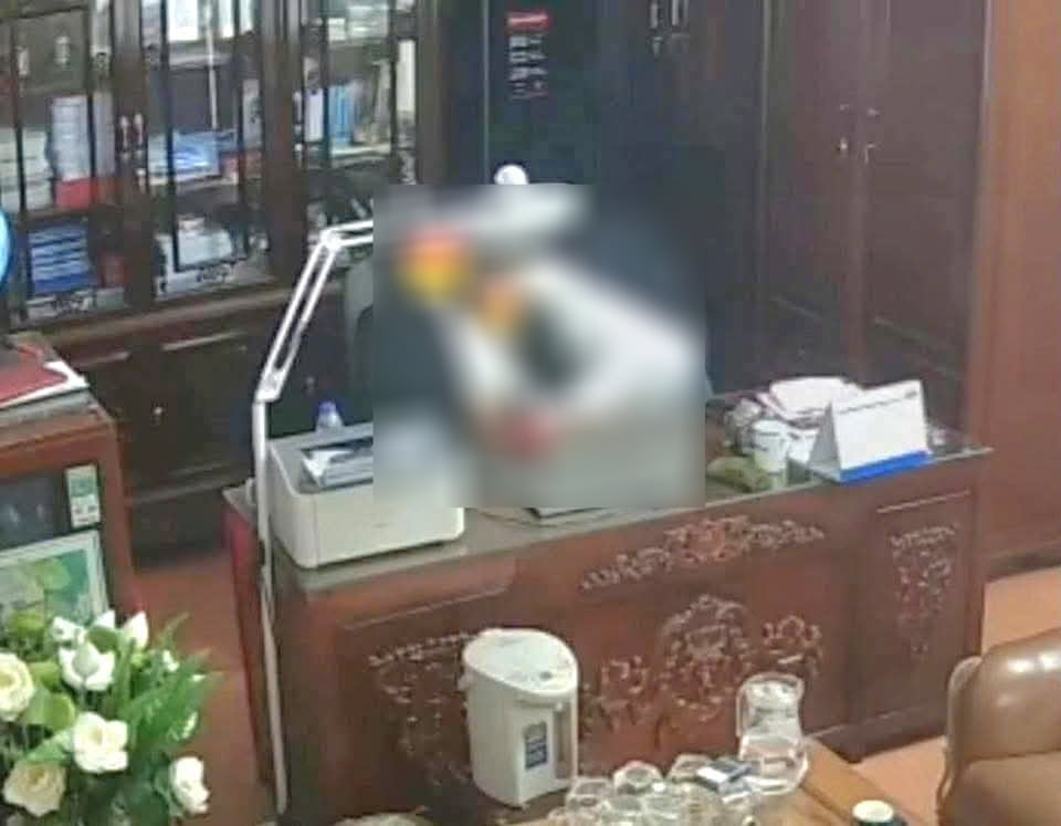 Lộ clip ‘nhạy cảm’ của lãnh đạo trường ở Hải Hậu: Nhà trường chính thức lên tiếng, tiết lộ rõ danh tính người trong clip!