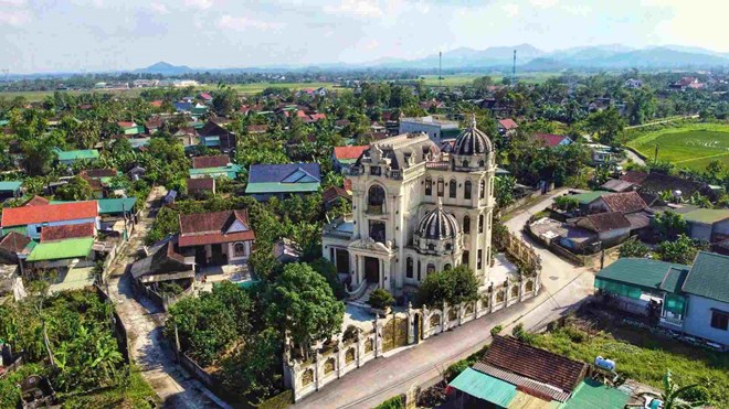 Cho:áng ngợp: Biệt thự xa hoa bà chủ Mailisa xây ở quê cho mẹ già sở hữu quy mô như lâu đài – Ai đi ngang cũng phải ngoái nhìn!