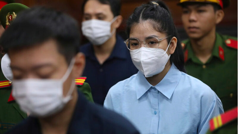 Hằng Du Mục khai rõ: ‘Nếu thời điểm đó biết kết luận kiểm nghiệm, chắc chắn tôi sẽ không kinh doanh. Tôi không dùng uy tín của mình để đánh đổi’