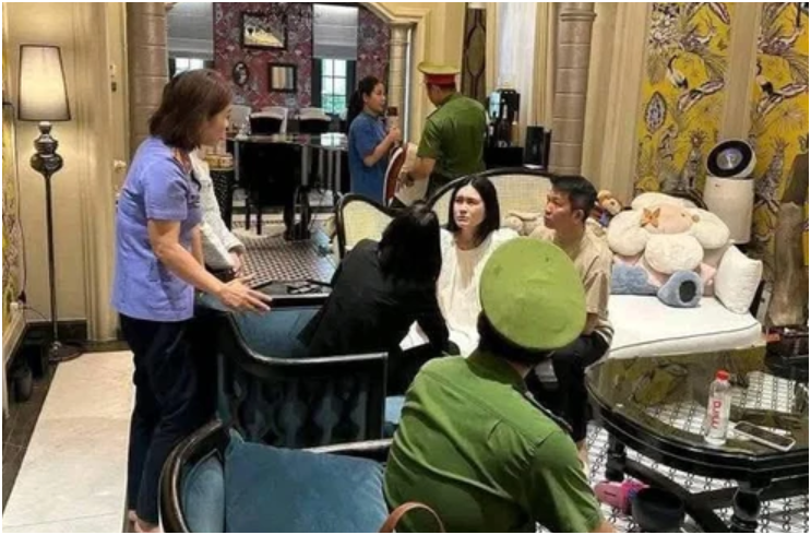 Đoàn Di Băng m:ếu m:áo, không nói nên lời khi chồng bị CA b:ắt: “Vẻ mặt ho:ảng lo:ạn, đầy lo lắng”