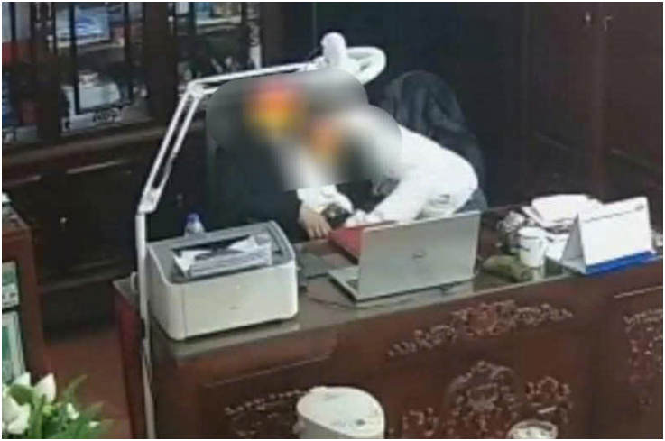 Thôi xong, buộc thôi việc đối với Chủ tịch Hội đồng quản trị trường THPT vì có cờ nhíp th:ân m:ật với nhiều ph:ụ n:ữ: “Chuyến này lành ít dữ nhiều rồi”