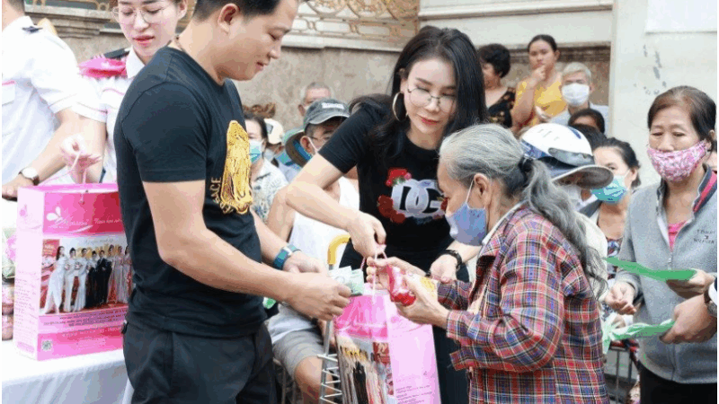 Chồng sếp Mailisa kém vợ tận 10 tuổi: “Có sở thích độc lạ, muốn sưu tầm siêu xe, muốn gì là được vợ chiều tới đó”