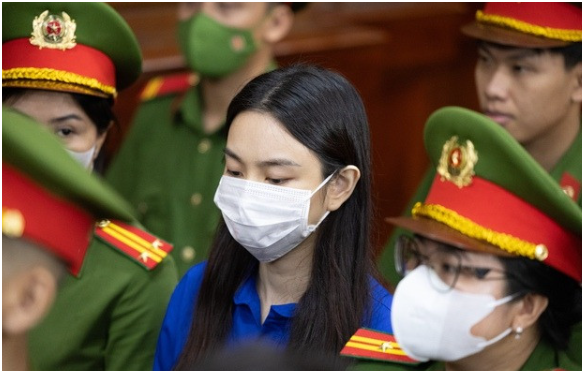 Đã rõ lời khai đầu tiên của Thùy Tiên tại phiên tòa xét xử: “Vẫn còn lươn khươn lắm, trả lời thiếu trung thực”