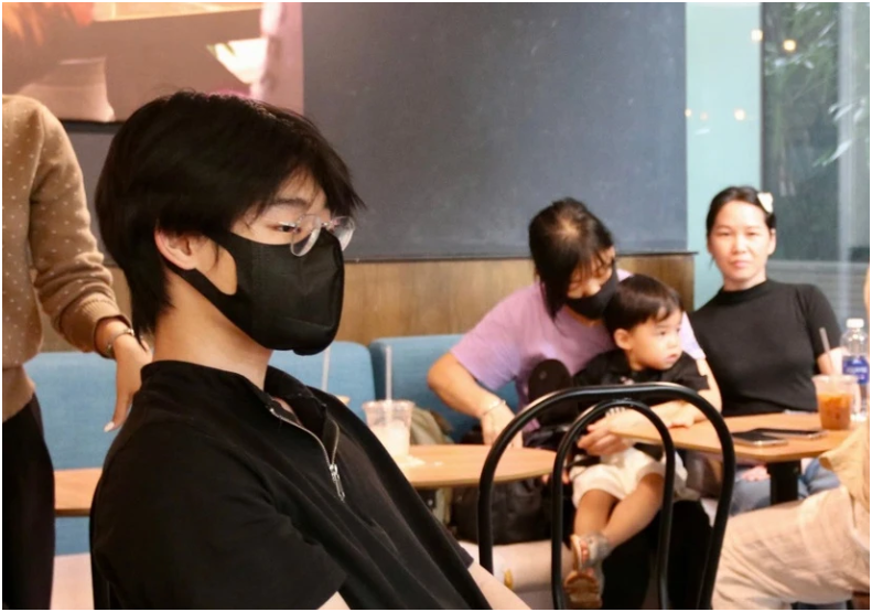 Con riêng của Tôn Bằng bay hẳn từ Trung Quốc sang Việt Nam để theo dõi Hằng Du Mục trong phiên tòa sơ thẩm xét xử: “Nói rõ tình hình hiện tại của 3 anh em”