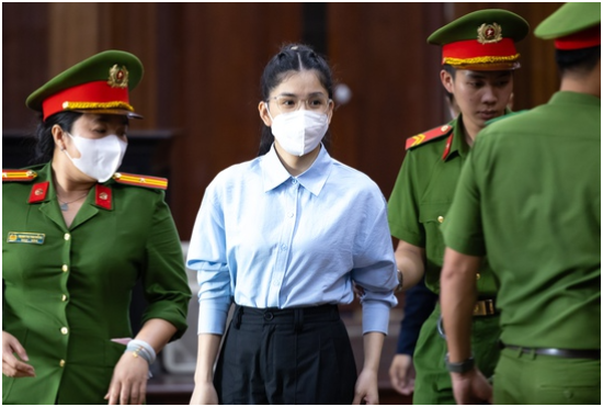 Hằng Du Mục đang nuôi con nhỏ: “Đây có phải là điều kiện để tạm hoãn thi hành án không? Luật sư lý giải cụ thể”