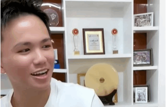 Cuộc sống quá bất ngờ con trai thứ của bà chủ Mailisa: ‘Mẹ cha có đi tòo, con vẫn sẽ sống tốt’