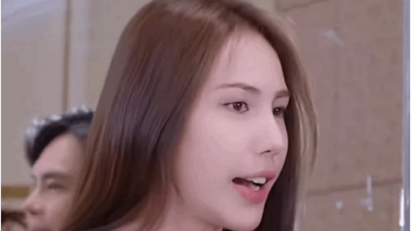 Ca sĩ Thủy Tiên bất ngờ tái xuất, nay nhan sắc đã khác đi nhiều: “Bà con vùng lũ đang nhớ chị rất là nhiều rồi đó”