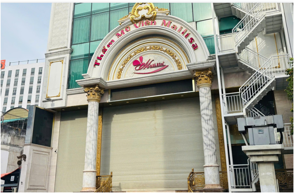 Cận cảnh thẩm mỹ viện Mailisa ‘cửa đóng then cài’ tại TPHCM: “Kín mít thật rồi, vậy là kết thúc”