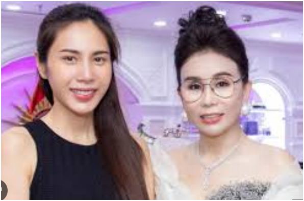 Bà chủ Mailisa: “Chị là chị mến mộ Thủy Tiên lâu lắm rồi, từ những chuyến từ thiện, em là một người giàu lòng nhân ái”