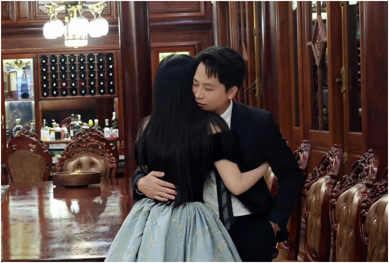 Nể phục chuyện tình của vợ chồng Mailisa: Từng nợ 2 tỷ, Hoàng Kim Khánh vẫn chọn y:êu và đồng cam cộng khổ dù vợ lớn tuổi hơn