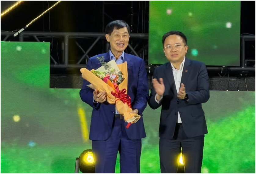 Tỷ phú Johnathan Hạnh Nguyễn ủng hộ bà con vùng lũ số tiền bằng cả gia tài: ‘Cả nước ai cũng nể ông, cảm ơn vì tấm lòng, tiết lộ số tiền cực bất ngờ’