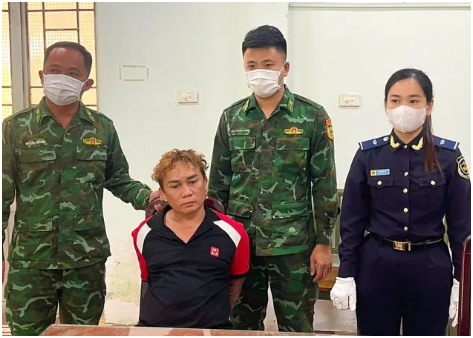 Rõ khung hình ph:ạt của người anh trai dùng ô tô tô:ng em gái ở Tây Ninh: Thôi xong, chuyến này đi xa rồi