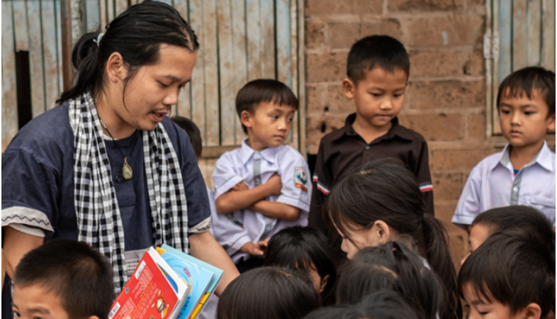 Thôi xong: Nuôi Em thừa nhận dùng số tiền lãi gửi tiết kiệm Ngân Hàng, riêng một năm gửi thôi thu về số lãi không tưởng