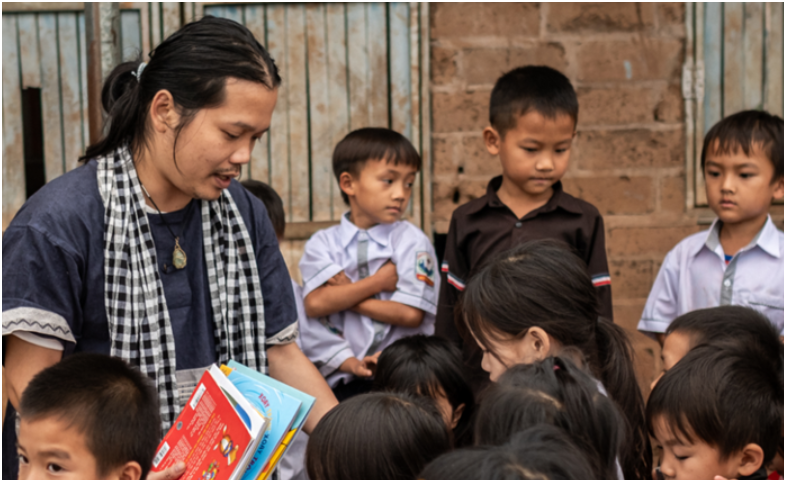 Thôi xong: Nuôi Em thừa nhận dùng số tiền lãi gửi tiết kiệm Ngân Hàng, riêng một năm gửi thôi thu về số lãi không tưởng