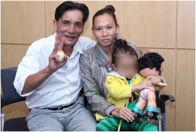 Danh tính người vợ cuối cùng của nghệ sĩ Thương Tín là ai? Sao lúc bệ:nh t:ật lại không chăm sóc, tới đám ta:ng mới ló mặt ra