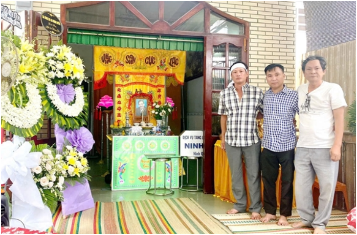 Nhạc sĩ Tô Hiếu tiết lộ dấu hiệu bất thường khi thắp nhang cho NS Thương Tín: “Tâ:m li:nh không đùa được đâu, trùng hợp đến không ngờ”