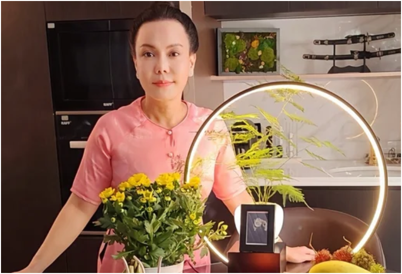 Việt Hương lần đầu lên tiếng về sự r:a đ:i của NS Thương Tín: “Hiếm lắm mới thấy một nghệ sĩ đứng ra nói thẳng lúc này”